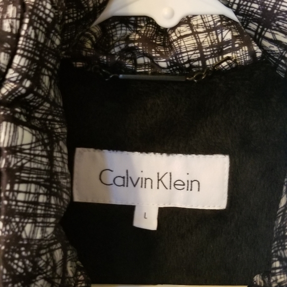 Warm Calvin Klein winter coat - Picture 2 of 7